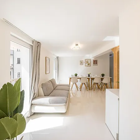 P2 Premium-suite, 4 Zimmer, 105qm, Parkplatz Галль