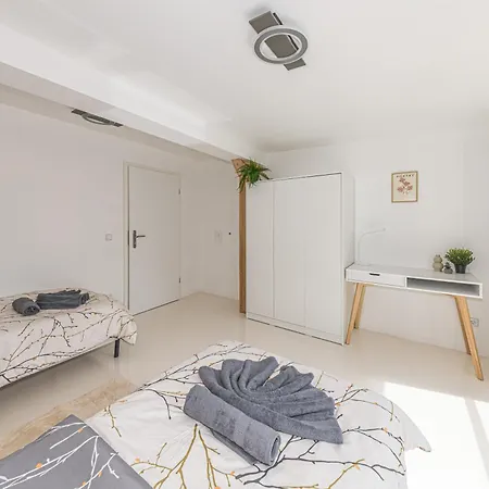 P2 Premium-suite, 4 Zimmer, 105qm, Parkplatz Апартаменты Галль