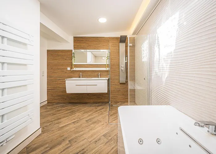 P2 Premium-suite, 4 Zimmer, 105qm, Parkplatz Apartamento